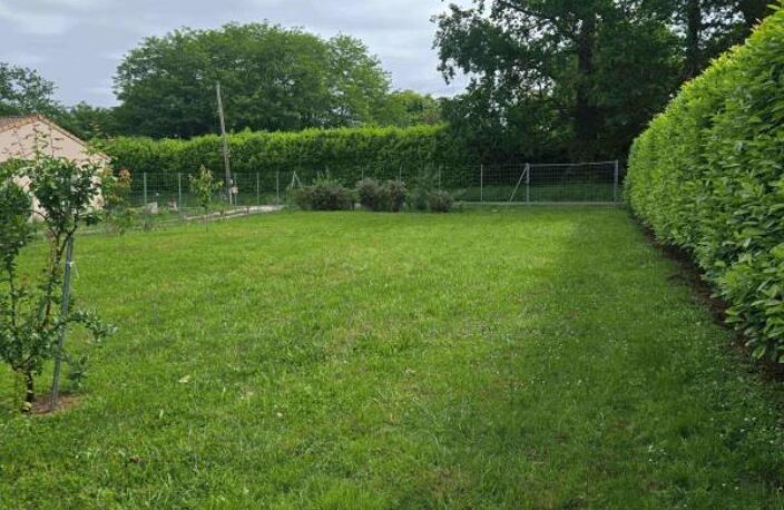 Terrain à bâtir de 600 m² à VERDELAIS (33) — photo 2