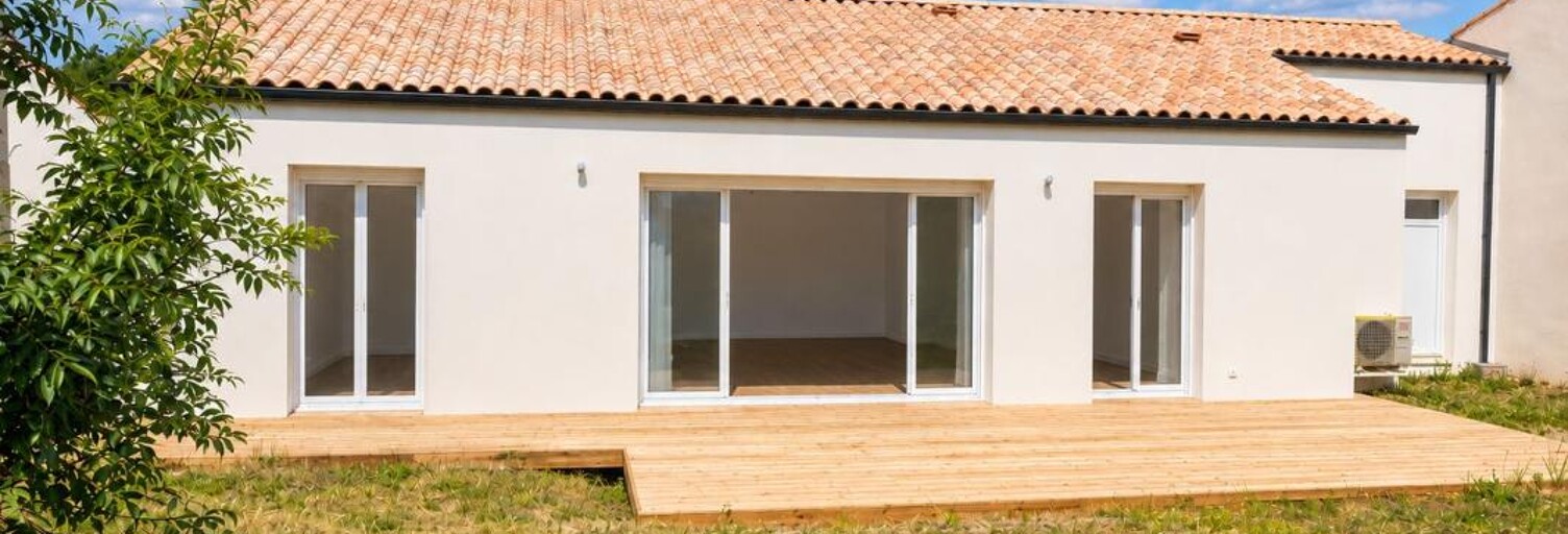 Maison 4 Pièces 100 m² à louer à Saint-Hippolyte (17430)