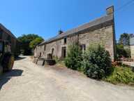 LOCMALO CORPS DE FERME COMPOSE 2 GRANDES LONGÈRES EN PIERRE DE 105m² ENVIRON ET 130 M² ENVIRON DEUX HANGARS DE 530M³ ET 3500M² ET DÉPENDANCES PARCELLE DE 9000m² ENVIRON — photo 2
