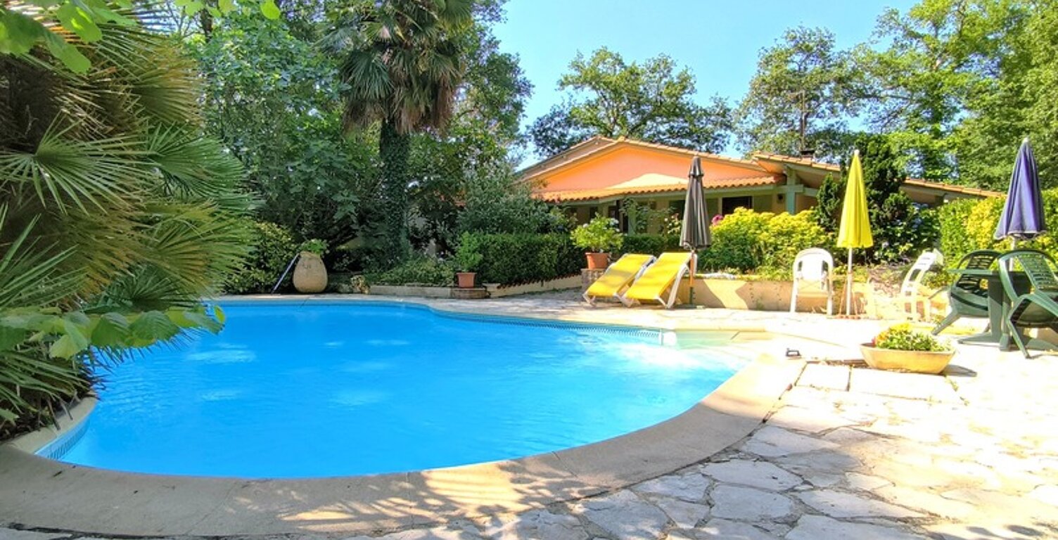 Spacieuse maison de campagne de 244 m² avec piscine — photo 1