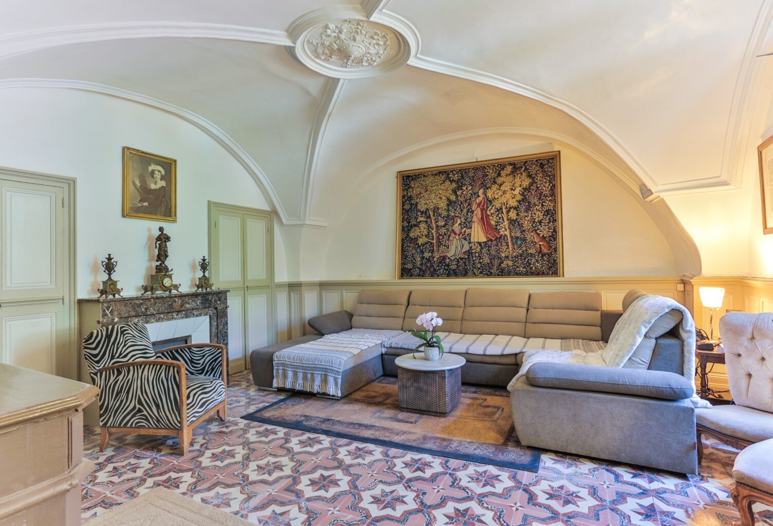 ✨Maison de caractère avec jardin clos, piscine et importantes dépendances – à 10 mn d’Uzès✨ — photo 1