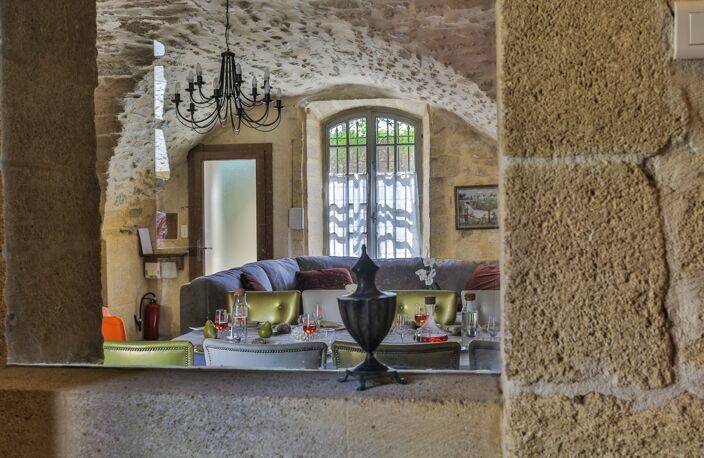 ✨Maison de caractère avec jardin clos, piscine et importantes dépendances – à 10 mn d’Uzès✨ — photo 3