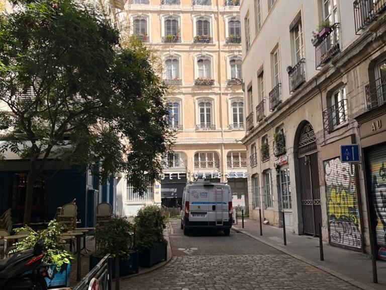 EXCLUSIVITE :Murs commerciaux en RDC de 299 m2 - LYON 1ER — photo 1