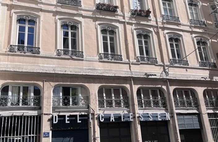 EXCLUSIVITE :Murs commerciaux en RDC de 299 m2 - LYON 1ER — photo 3