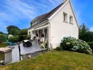 LE JUCH(29) Maison néo-bretonne de 148m² sur un terrain de 1000m², 4 chambres, garage, sous-sol — photo 3