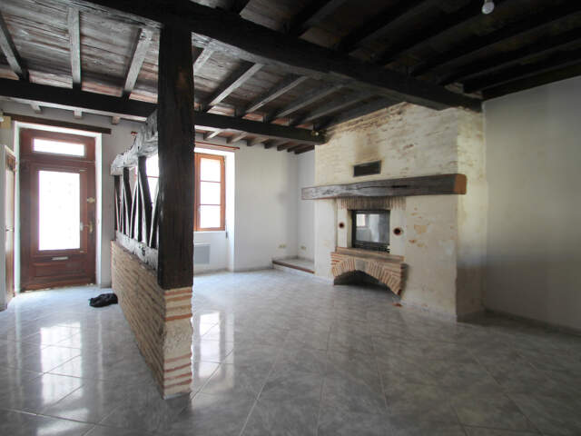 Maison de village à 109 m² avec extèrieur – Vendue louée (rendement immédiat) — photo du bien