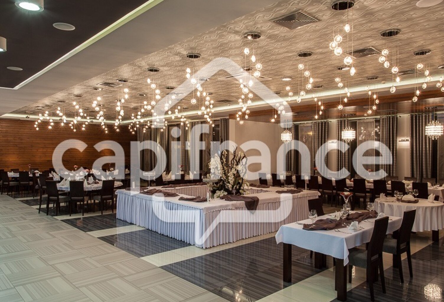 Salle de réception à vendre près de Châteaubriant – 300 m² – Idéal événementiel / investissement — photo 1