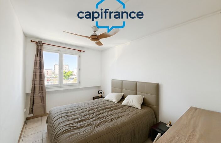 Appartement à vendre 4 pièces de 79 SAINT DENIS (974) — photo 2