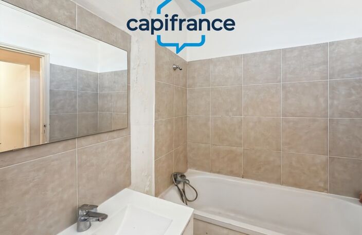 Appartement à vendre 4 pièces de 79 SAINT DENIS (974) — photo 5