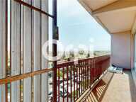 T4 lumineux avec balcon – Beau potentiel d’aménagement — photo 4