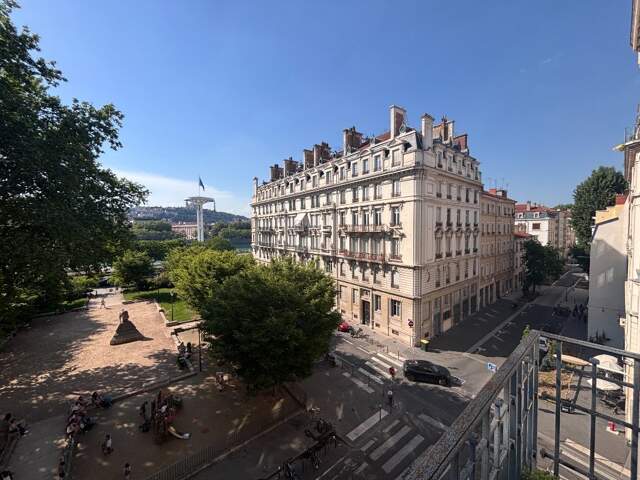 LYON 7 PLACE OLLIER APPARTEMENT FAMILIAL AVEC VUE DÉGAGÉE — photo du bien