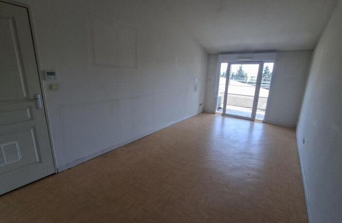 Appartement T2 lumineux avec balcon – Résidence sécurisée à deux pas des remparts — photo 2