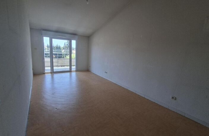 Appartement T2 lumineux avec balcon – Résidence sécurisée à deux pas des remparts — photo 3