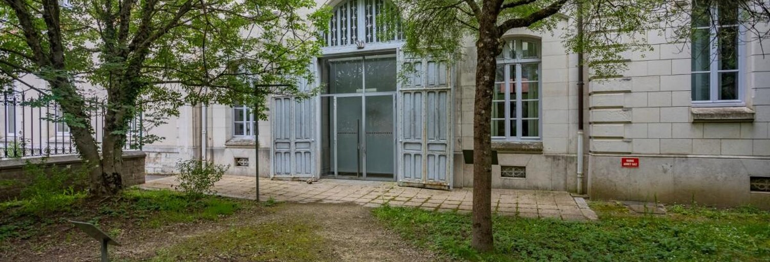 Immeuble  3824 m² à vendre à Orléans (45000)