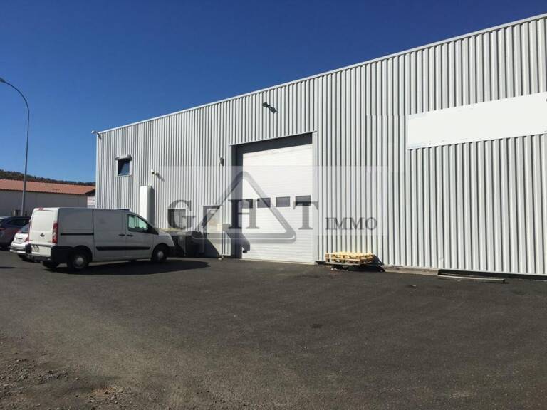 ENTREPOT DE 420 m² A LOUER GUIBEVILLE — photo 1