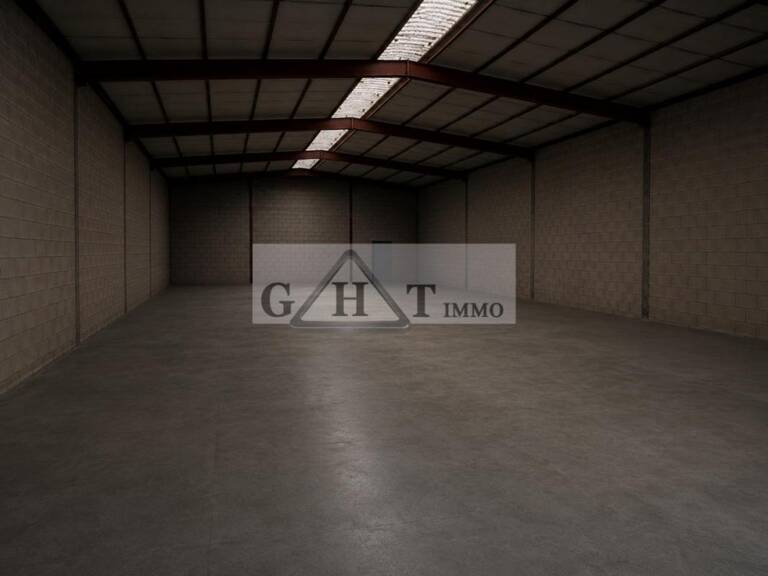 ENTREPOT 283M2  A LOUER BONDOUFLE — photo 1
