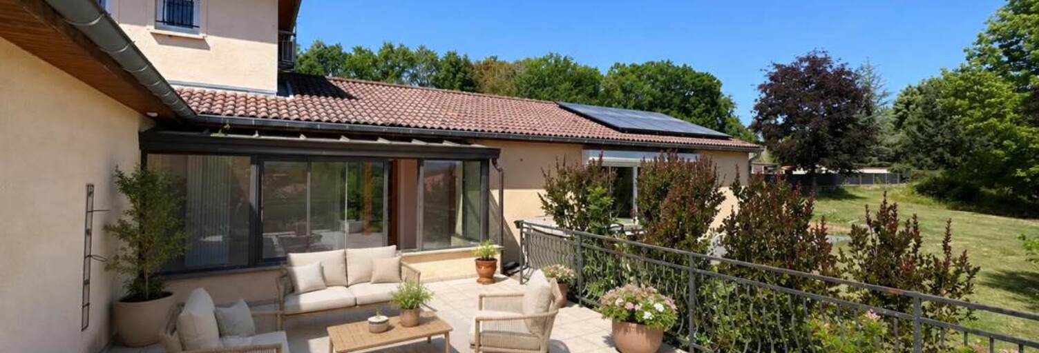 Maison 8 Pièces 258 m² à vendre à Orléat (63190)