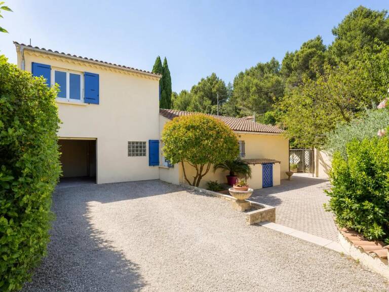 Maison de 7 pièces de 140 m² à Orgon — photo 1