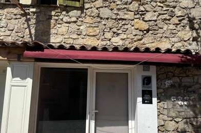 Commerce  700 €