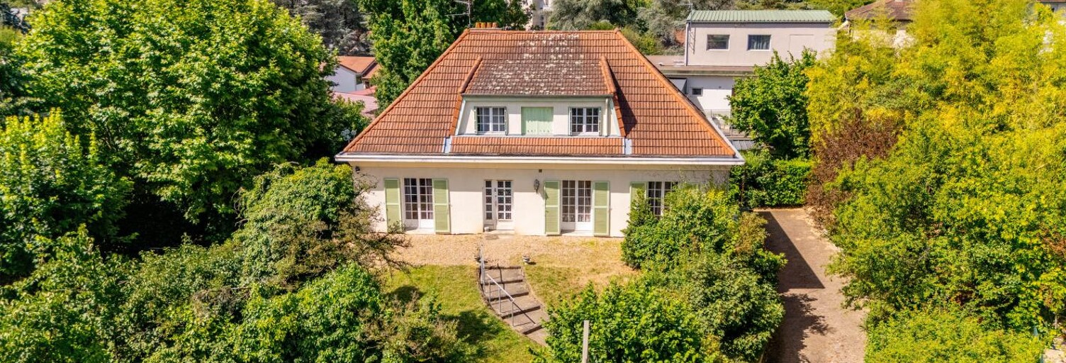 Maison 7 Pièces 180 m² à vendre à Champagne-au-Mont-d'Or (69410)