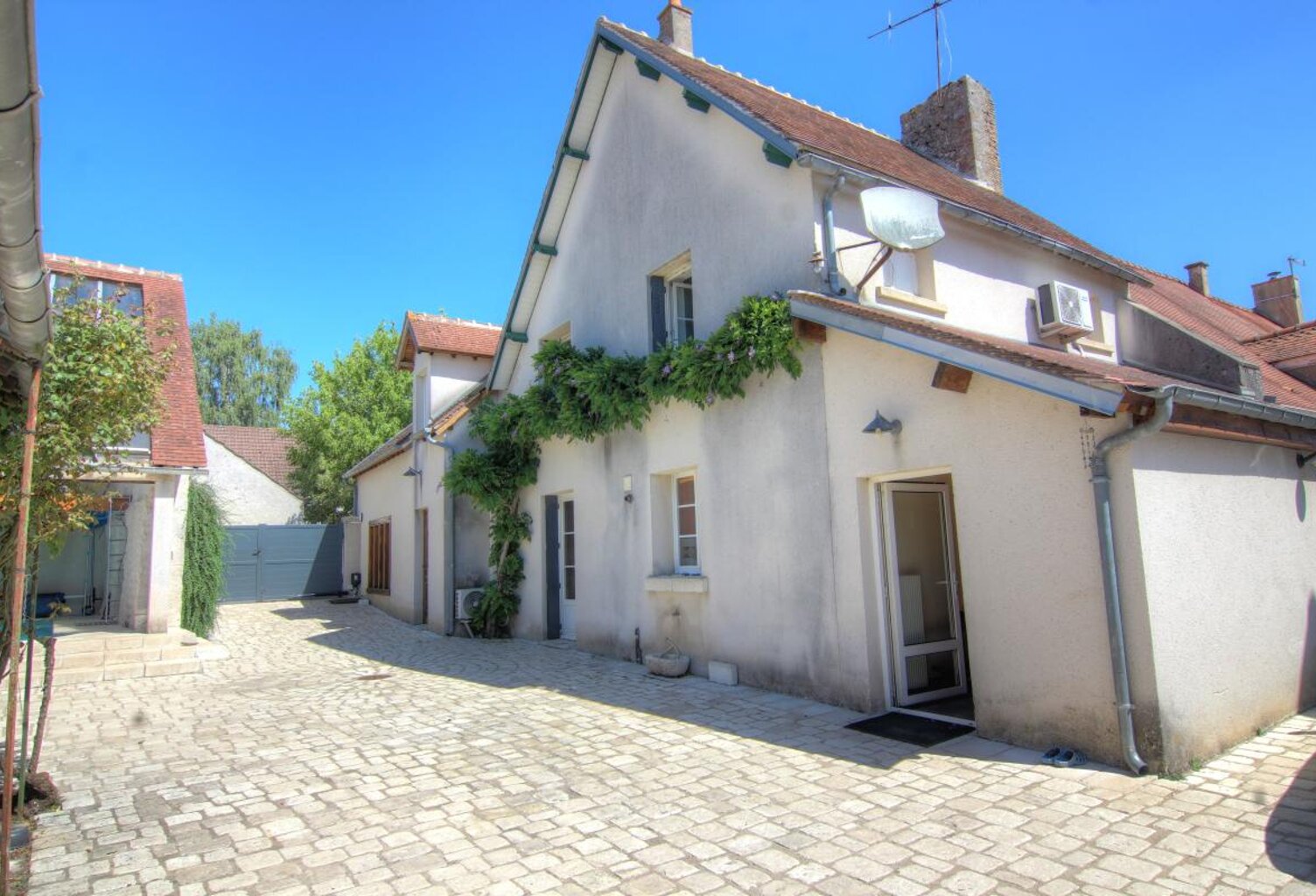 Maison À Vendre — photo 1