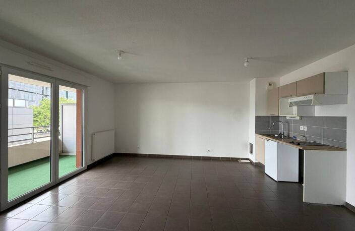 TYPE 2 BALCON ASCENSEUR ET PARKING EN SOUS SOL QUARTIER PORTE MARINE — photo 2