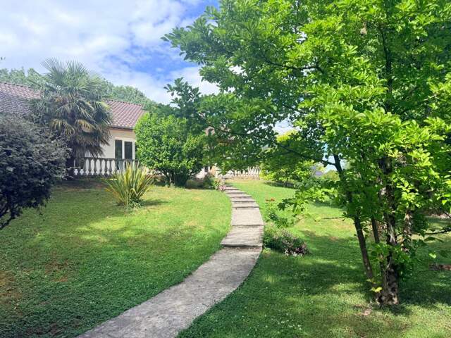 Maison À Vendre — photo du bien