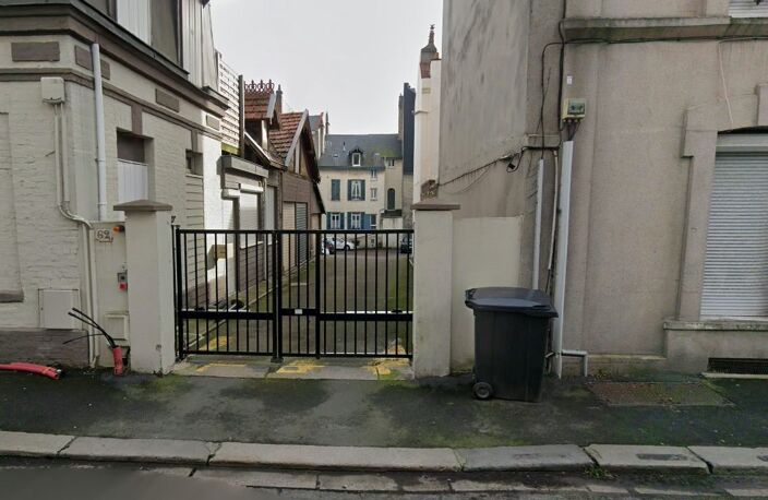 Parking rue Gustave Flaubert — photo 2