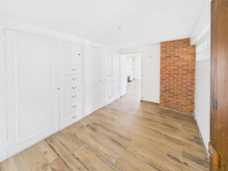 CHAMBÉRY HISTORIQUE - T4 de 109.22m² en dernier étage avec cave et greniers — photo 1