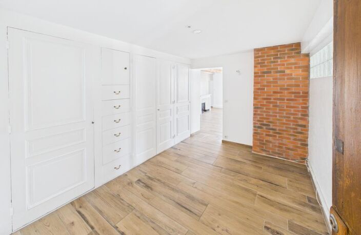 CHAMBÉRY HISTORIQUE - T4 de 109.22m² en dernier étage avec cave et greniers — photo 3