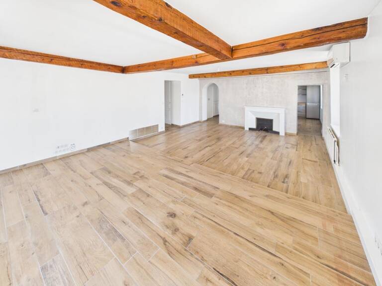 CHAMBÉRY HISTORIQUE - T4 de 109.22m² en dernier étage avec cave et greniers — photo 1