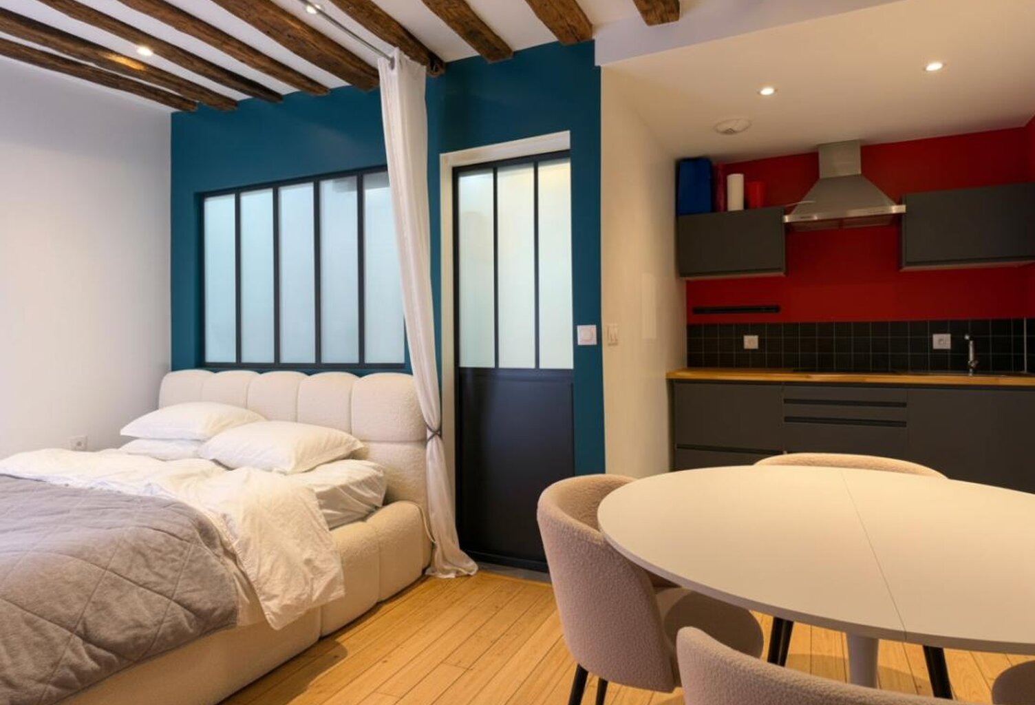 Studio de charme refait à neuf- Faubourg Saint-Antoine-vendu loué- — photo 1