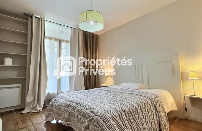 Superbe immeuble rénové d'env. 430m²  avec 7 appartements T2 meublés + 2 locaux commerciaux et caves en plein centre historique de PERIGUEUX (24000) — photo 3