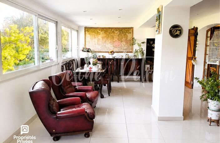 Maison de maître avec tourelle et piscine - 370 m²- Draguignan — photo 4