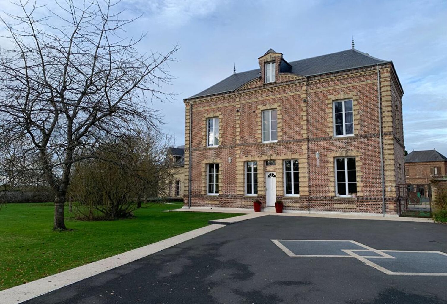 MAGNIFIQUE PROPRIETE  COMPRENANT UNE MAISON DE MAITRE ET UNE ANNEXE — photo 1