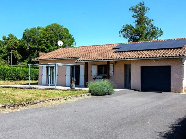 Villa de plain-pied sur terrain plat — photo du bien