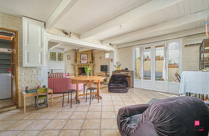 Maison  5 pièce(s) 124 m2 avec piscine et stationnement — photo 2