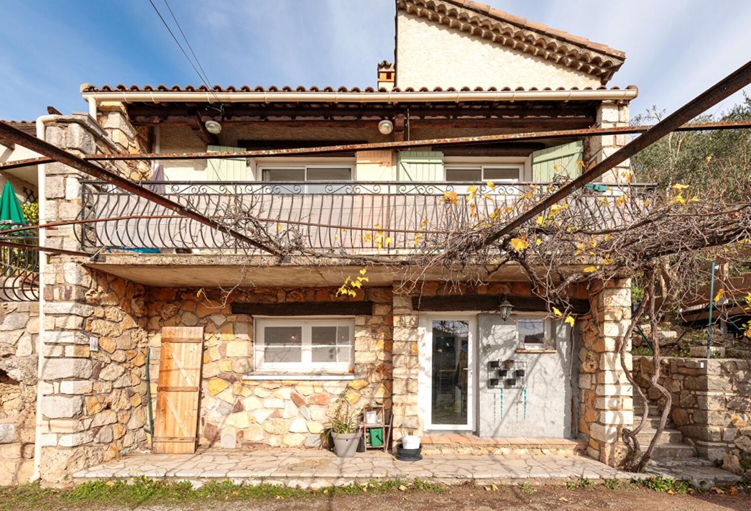 Charmante maison Bagnols En Foret avec une superbe vue — photo 1