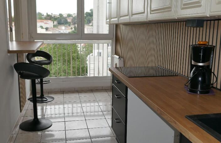 Location appartement 2 pièces 52 m² à Saint-Étienne (42000) — photo 3