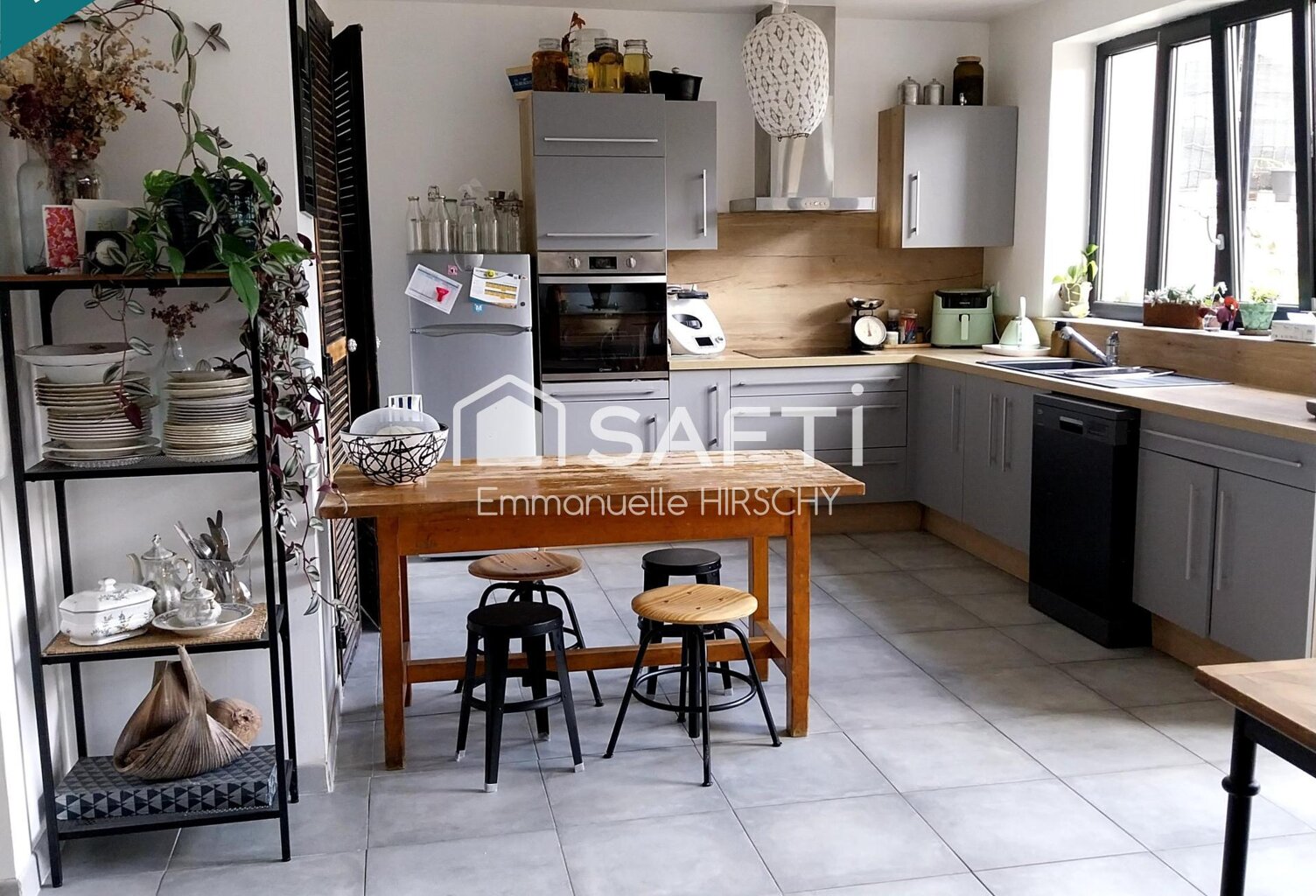 Maison rénovée avec cour intérieure à Thiaucourt. — photo 1