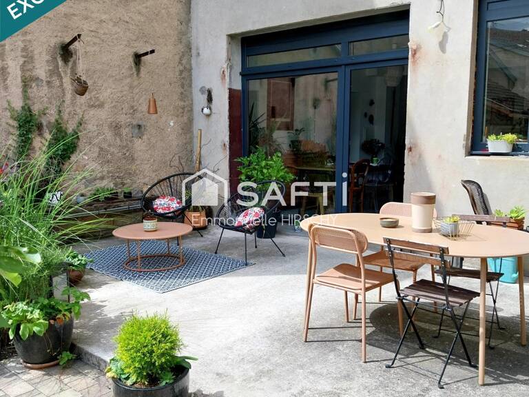 Maison rénovée avec cour intérieure à Thiaucourt. — photo 1