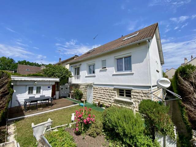 Maison avec jardin et sous-sol total — photo du bien
