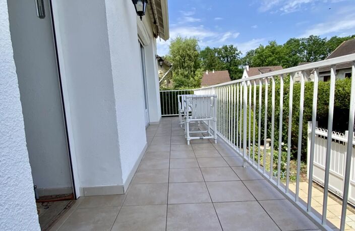 Maison avec jardin et sous-sol total — photo 5