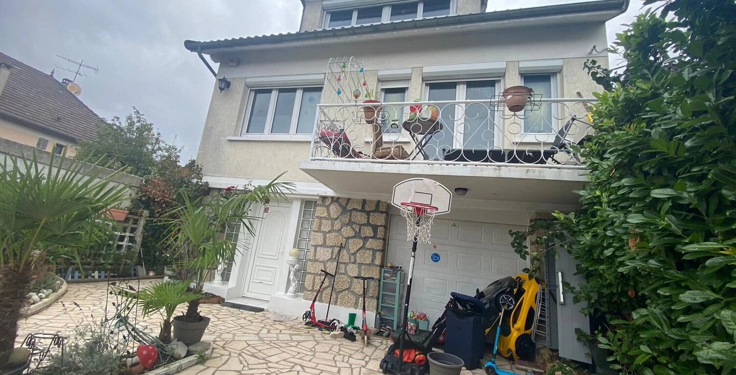 Maison familiale spacieuse de 6 pièces et 5 chambres — photo 1