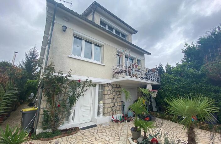 Maison familiale spacieuse de 6 pièces et 5 chambres — photo 2