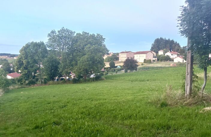 TERRAIN CONSTRUCTIBLE AU CŒUR DU VILLAGE — photo 2