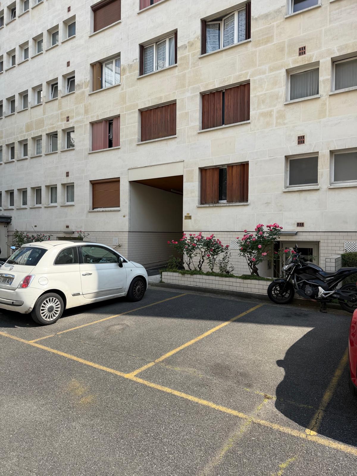 Parking 1 pièces 15m² Paris 20e