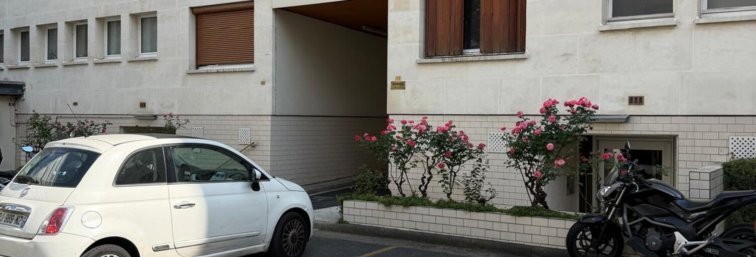 Garage   m² à louer à Paris 20 (75020)