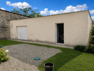 Maison en pierre avec jardin et garage — photo 2