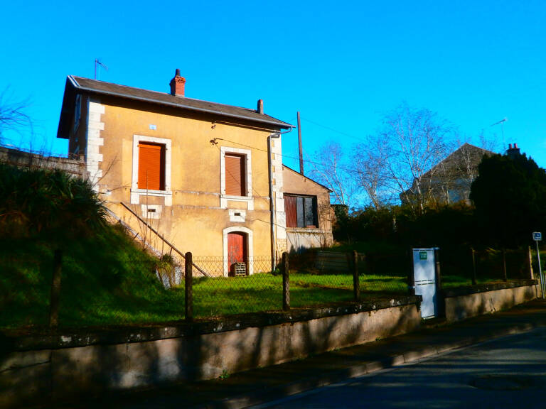 LOCAL DE 82 M2 TOUS COMMERCES OU BUREAU — photo 1